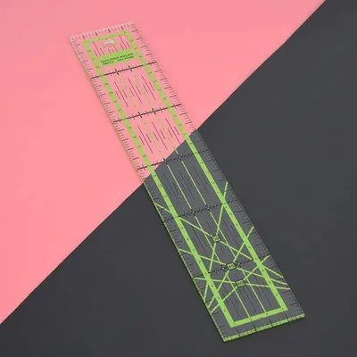 Immagine prodotto di Set di taglierine per tessuti 5x30 cm ad alta trasparenza - Kit fai da te per il taglio dei tessuti