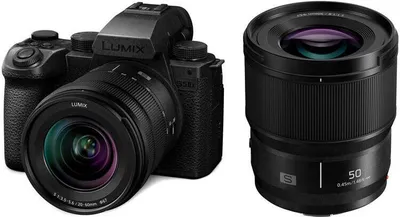 Produktbild von Panasonic Lumix S5IIX + S 20-60MM F3.5-5.6 + 50mm F1.8 MILC 24.2 MP CMOS 12000 x 8000 Pixel Schwarz