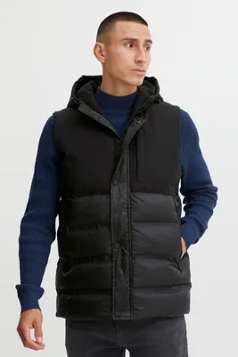 Produktbild von Blend 20714690 Outerwear Herren Weste Steppweste Outdoor Weste Steppweste mit Kapuze Langer Reißverschluss und Knopfleiste Abgesetzte Brustpartie Regular Fit