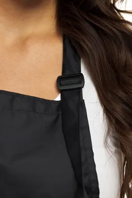 Obrázok produktu pre Dámska zásterka, čierna, univerzálna, značka VIPTEXTYLIA, 100% polyester, vhodná pre kozmetické salóny a kaderníctvo