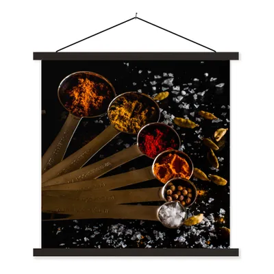 Produktbild von MuchoWow® Textilposter Gewürze - Löffel - Salz - Gewürze - Schwarz 120x120 cm mit schwarzem Rahmen - Aufhängungsset