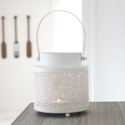 Produktbild von Windlicht LENA weiß aus Metall Hängewindlicht mit Lochmuster modern