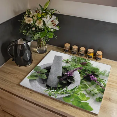 Produktbild von banjado Herdabdeckplatte einteilig 60,x52cm groß mit Gummi Abstandshalter, ESG Sicherheitsglas mit Motiv Kräuter [HAP1 10151]