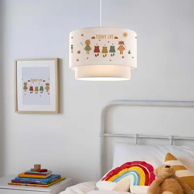 Zdjęcie produktu dla Dziecięca lampa wisząca "Lurgan" o regulowanej wysokości z postaciami zwierząt z motywem ubrań Klosz z tkaniny w kolorze białym