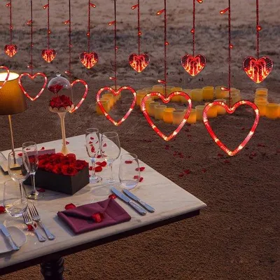 Imagen del producto de Pequeñas lámparas con forma de flores artificiales, rojas, de diferentes tamaños (6 unidades), ideales para la decoración de bodas y el Día de San Valentín