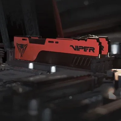 Zdjęcie produktu dla 16 GB pamięci DDR4 do gier, 3200 MHz, czarno-czerwona