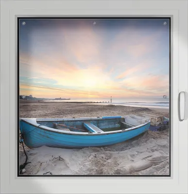 Produktbild von Wallario Lichtschutzbild, Dekorativer Sichtschutz Sonnenschutz 96 x 100 cm mit Motiv: Fischerboot am Strand bei Sonnenuntergang - Verdunklung ohne Bohren