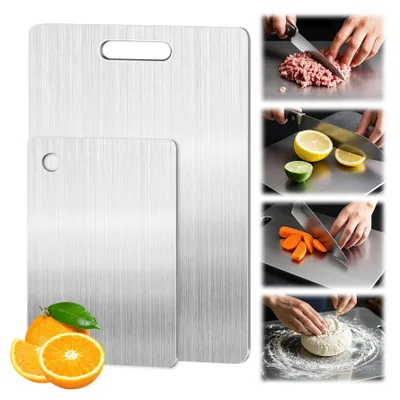 Produktbild von 2-teiliges Schneidebrett aus Titan, doppelseitig, lebensmittelechtes S304, speziell für die Küche entwickelt, langlebig und leicht zu reinigen, für Fleisch, Obst und Gemüse.