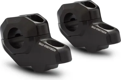Immagine prodotto di Riposizionamento del manubrio SW-MOTECH per manubri Ø 22 mm H=30 mm Riposizionamento di 21 mm, colore: nero
