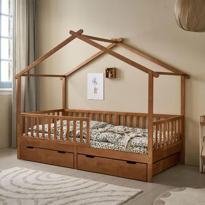 Produktbild von Petite Amélie Hausbett Maison - 90x200 cm - Walnuss– Kinderbett mit Lattenrost – flexible und abnehmbare Seitengitter