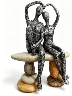 Produktbild von Skulptur eines romantischen Paares als einzigartiges Geschenk