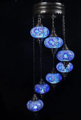 Zdjęcie produktu dla 7-kulista turecka lampa wisząca z niebieskiego szkła mozaikowego – orientalna lampa sufitowa z 7 kulami ze szkła mozaikowego