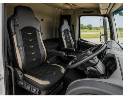 Productafbeelding van Bekleding voor vrachtwagens Iveco STRALIS HI-WAY, modeljaren 2005–2019 — beige met zwart