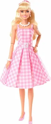 Produktbild von Barbie-Sammelpuppe zum Spielfilm, Margot Robbie als Barbie. Sammelpuppe im rosa-weißen Karo-Kleid mit Gänseblümchenhalskette