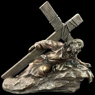 Obrázok produktu pre Ježiš nesie kríž – dekoratívna soška z bronzovej farby, ručne maľovaná, rozmer 24,5 cm × 10 cm × 21,5 cm, model WU75434A4