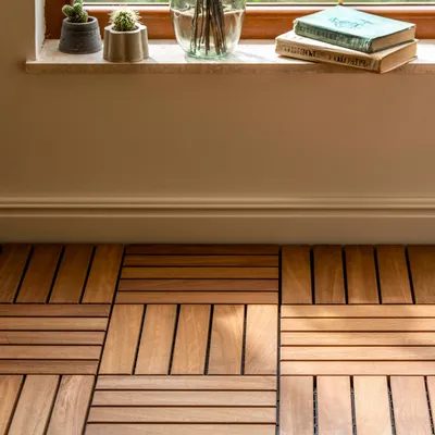 Zdjęcie produktu dla Hanah Home, Tile Deck, zestaw płytek tarasowych (10 sztuk), 100% IROKO WOOD, brązowy, 30 x 30 x 3,2 cm