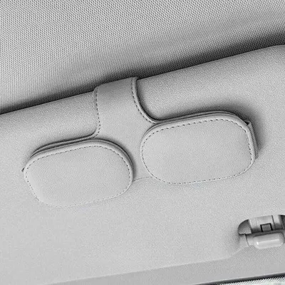 Image de Porte-lunettes magnétique pour pare-soleil de voiture, en cuir gris clair, 2 clips, universel, pour ranger les lunettes dans la voiture.