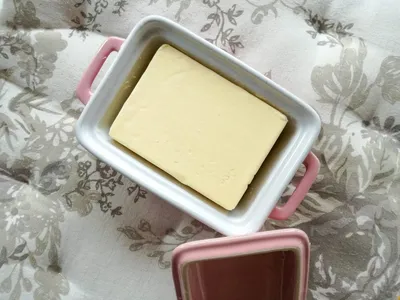 Produktbild von Isabelle Rose - IR5493 - Keramik Butterdose/Mini Backform - Rosa mit weißen Herzen