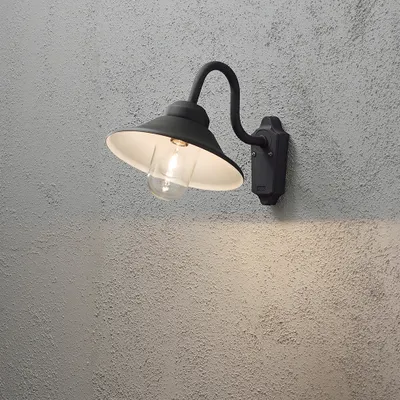 Produktbild von Konstsmide Vega Wandleuchte schwarz lackiertes Aluminium, klares Glas, Hand EU 556-750