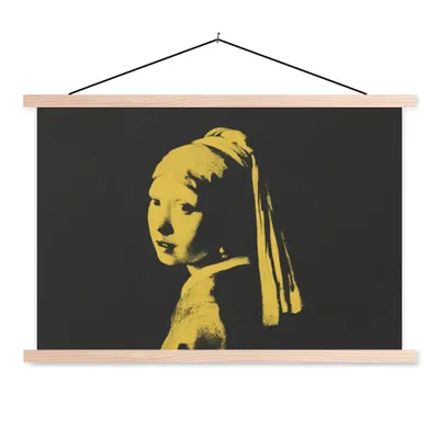 Produktbild von MuchoWow® Textilposter Mädchen mit Perlenohrring - Vermeer - Schwarz - Gelb 120x80 cm mit holzfarbenen Rahmen - Aufhängeset