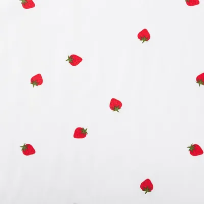 Produktbild von Baumwollstoff Meterware Popeline Stoff Mini Erdbeeren weiß rot grün 145cm