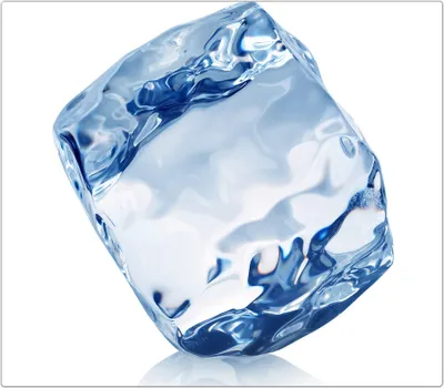 Produktbild von Spritzschutz Herdabdeckplatte Schneidebrett aus Glas Ein Eiswürfel von Nahem 1-Teilig (60x52cm)