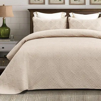 Produktbild von Unyqoos® Tagesdecke-Set aus Mikrofaser 220 x 240 cm mit 2 Kissenbezügen 50 x 91 cm, elegantes Reliefmuster, für alle Jahreszeiten