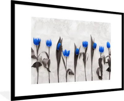 Produktbild von MuchoWow® Gerahmtes Poster Blumen - Tulpen - Blau 90x60 cm - Poster mit Schwarzem Bilderrahmen Wandposter Rahmen Foto Bilder - Wanddekoration - Fotos
