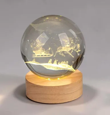Produktbild von formano LED Kristallkugel Santa Schlitten 3D Holzsockel 10 cm Weihnachten