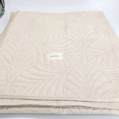 Produktbild von Room99 Feel Tagesdecke Bettüberwurf 240x260 Allzweckdecke Sofaüberwurf Creme