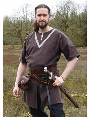 Image de Tunique médiévale Ailrik avec bordure, manches courtes, marron - Vêtements médiévaux hommes Costumes Viking LARP Taille : S