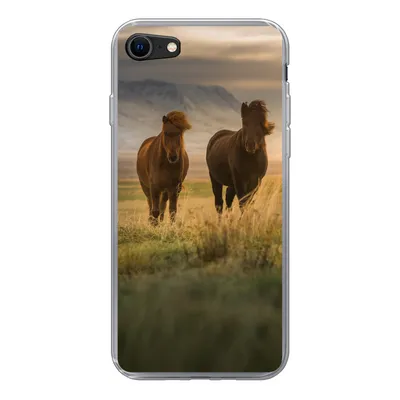 Produktbild von MuchoWow® Handyhülle Schutzhülle Hülle für iPhone SE 2022 Pferde - Luft - Gras Silikon Softcase Handy Hülle - Schutzhülle