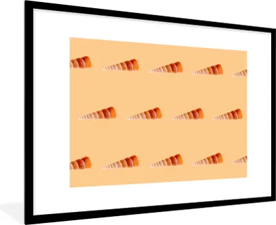 Produktbild von MuchoWow® MuchoWow® Gerahmtes Poster Muscheln - Muster - Orange 90x60 cm - Poster mit zchwarzem Bilderrahmen - Wanddekoration - Fotos