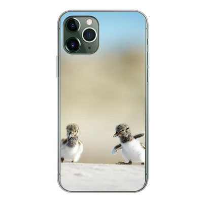 Produktbild von MuchoWow® Handyhülle Schutzhülle Hülle für iPhone 11 Pro Junge - Sand - Vögel Silikon Softcase Handy Hülle - Handy