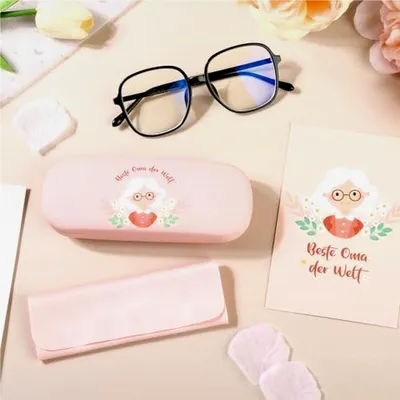 Produktbild von Brillenetui für Oma – „Beste Oma der Welt“ mit Grußkarte – Hartschalen-Etui für Lese-, Alltags- und Sonnenbrillen – Geschenk für Oma zum Geburtstag oder Jubiläum
