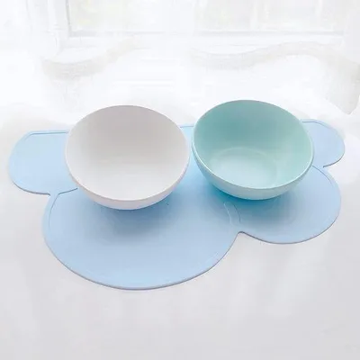 Immagine prodotto di Tappetino per cibo per cani, silicone di alta qualità, 48 x 27 cm, a forma di nuvola, cuccia per cani, sottopiatto per cani e gatti, multicolore (blu)