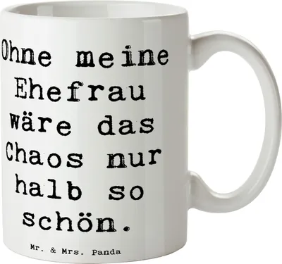 Produktbild von Mr. & Mrs. Panda Kaffeebecher Spruch Ehefrau Chaos - Weiß - Geschenk, Zusammenleben, Keramiktasse, Teetasse, Kaffeetasse, Pott, Zuhause, Geburtstage, einzigartige Designs