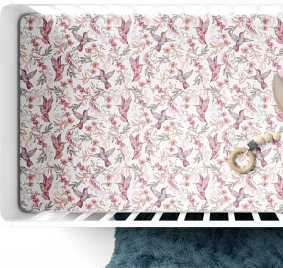 Produktbild von Muminky | Spannbettlaken für Kinderbetten 60x120cm - 100% Baumwolle - Rosa Kolibris - Atmungsaktiv und Hypoallergen