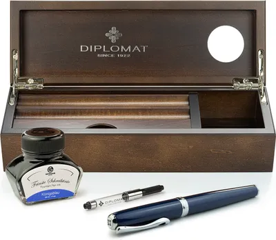 Produktbild von Füllhalter-Set Diplomat Excellence A2 Midnight Blue Chrom mit Schreibtinte und Stiftetui aus Wenge-Holz