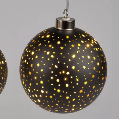 Produktbild von LED Deko Kugel STARS Sterne schwarz zum aufhängen D. 12cm Glas Formano W25