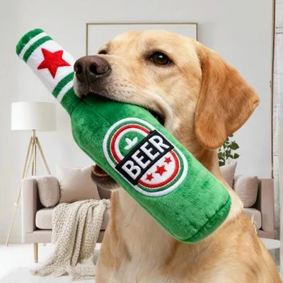Produktbild von Quietschendes Hundespielzeug Bierflaschen-Form | Interaktiv, bissfest, verschleißbeständig & leicht zu reinigen