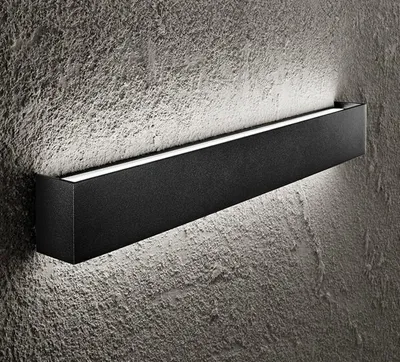 Obrázok produktu pre Moderná LED nástenná svietidlo z matného čierneho hliníka, 30 W, 3000 K, štíhly a elegantný dizajn pre interiérové osvetlenie – Perenz