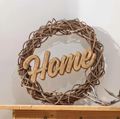 Produktbild von Dekokranz "Home" aus Reisig mit Schriftzug aus Holz, Ø 39 cm, Naturkranz, Wandkranz