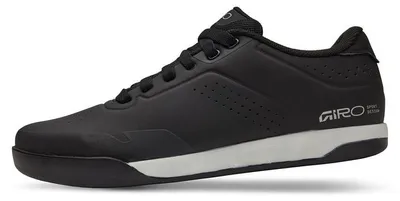 Produktbild von Giro Latch Riegel MTB-Schuhe mit flacher, vibrationsdämpfender Sohle, Schwarz, Größe 44