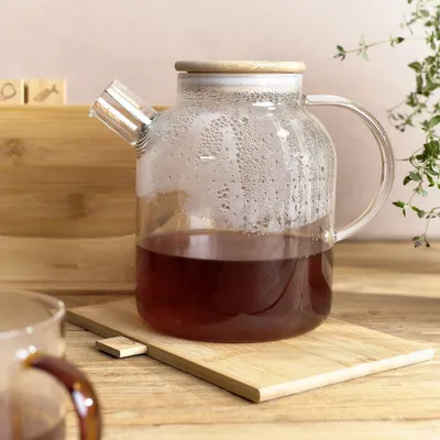 Produktbild von HOMLA SAFFRON Krug mit Bambusdeckel 1,8 l