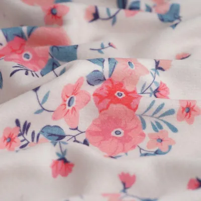 Productafbeelding van MT-tricotstof van polyviscose met een bloemenprint