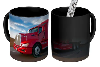 Obrázek produktu pro MuchoWow® Kouzelný pohár Červený kamion s hrozivou oblohou 350 ml Barva měnící se pohár Dárkový nápad - foto hrnek