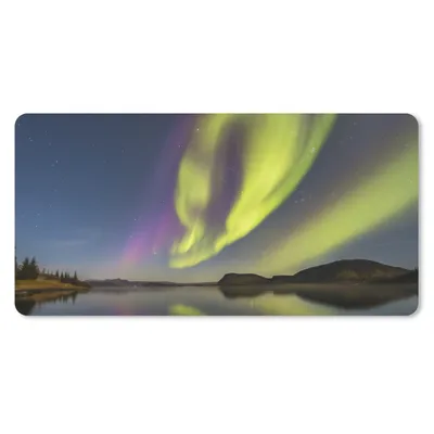 Produktbild von MuchoWow® Schreibtischunterlage Nordlichter - Schweden - Lila - Wasser - Grün 80x40 cm - XXL Mauspad - Gaming Mauspad