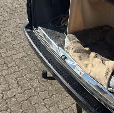 Immagine prodotto di Protezione per il bordo del portellone posteriore, in acciaio inossidabile nero, per furgoni VW T6 / Multivan dal 2015 in poi
