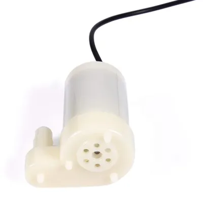 Zdjęcie produktu dla Mini pompa zanurzeniowa 3-4,5V, wydajność 100 l/h, cicha, przeznaczona do akwarium i fontann